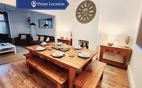 Beautiful 4Br Home Near Chester Racecourse